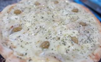 Ciro's Pizzas Y Empandas food