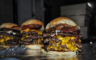 Burgerland Presidente Derqui food