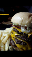 Burgerland Presidente Derqui food