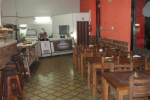 La Guadalupe Pizzería inside