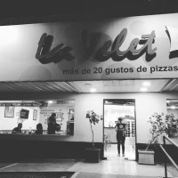 La Velet Pizza Libre food