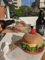 Larebelion Nourriture