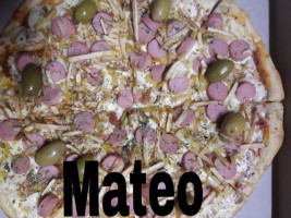 Pizzas Mateo food