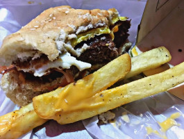 Alto Bajón Burger's food