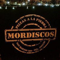 Mordisco's Pizza A La Piedra food
