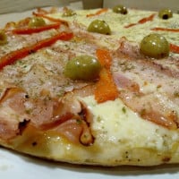 Pizzas Con Toda La Salsa food