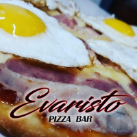 Evaristo Pizza food