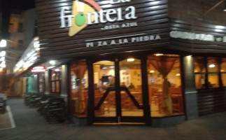 Pizzería La Frontera outside