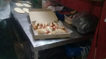 Pizzeria Carlitos food