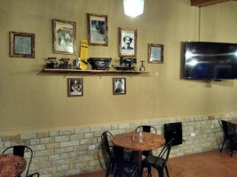 Dondera Café Resto inside