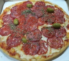 Pizzeria El Ojon food