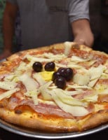 Palote Pizza food