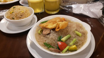 Chifa Fong Loy food