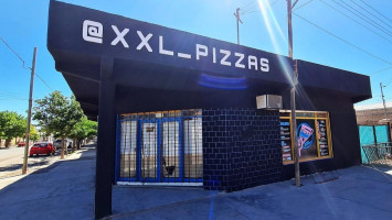 Xxl Pizzas outside