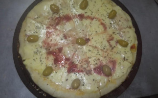 Mr Pizza Calzada food