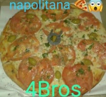 Pizzeria 4 Bros food