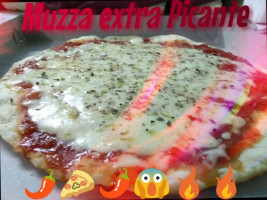 Locos X La Pizza food