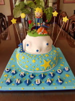 Carili's Tortas Y Cupcakes food