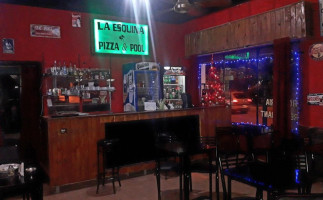 La Esquina Pizzaypool food