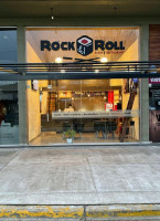 Rock And Roll Sushi outside