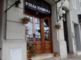 Vieja Esquina outside