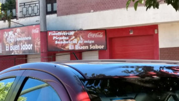 Pizzeria El Buen Sabor outside