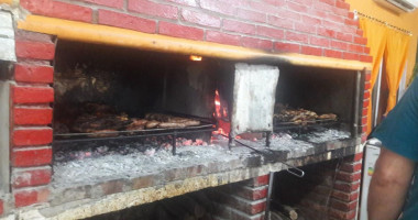 Parrilla Al Car outside