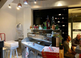 9 Pizzaioli À l'intérieur