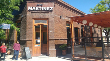 Café Martínez outside