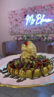 Ms Bloom Waffleria food