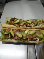 Bulldog Con Sabor Venezolano food