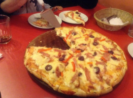 Pizza Domis food