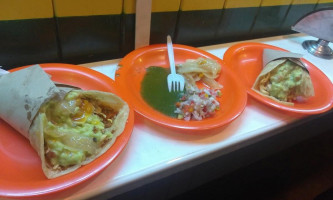 Tacos Mexicanos Y Super Sandwiches food