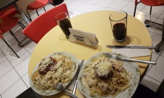 Tallarino food