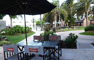 Baviera Resto outside