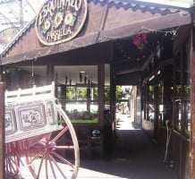 Esquinazo Parrilla outside