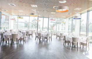 Carlota Patisserie inside