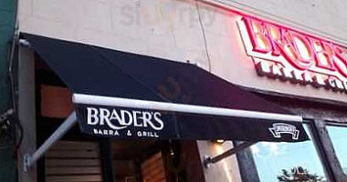 Brader's Healthy Food outside