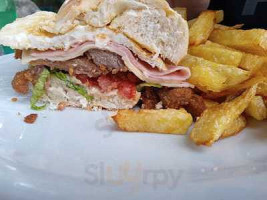 La Tasca Los Reartes food