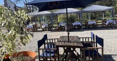 Parriya Lo De Sandra outside