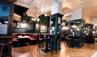 Previa À l'intérieur