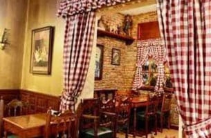 Los Francesitos À l'intérieur