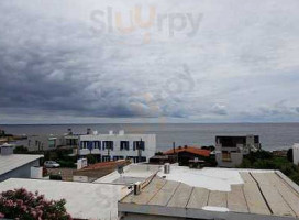 Rex Chivitos outside