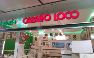 El caballo loco outside