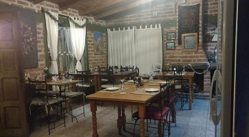 Maurias Resto Dentro