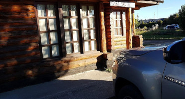 Oregon Grill And Cabins outside