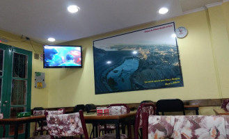 Toto's Villa Krause Comedor inside