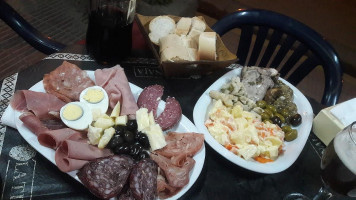 La Esencia food