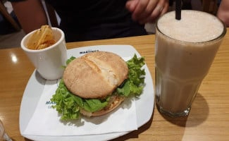 Café Martínez food