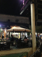 Café Floreal outside